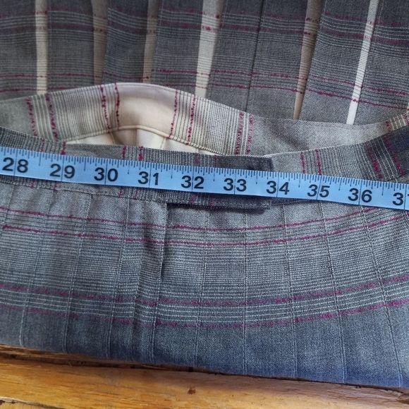 Pleated/Reversible Skirt - Picture 7 of 9